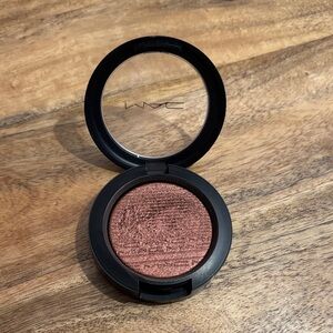 MAC Hard To Get Extra Dimension Blush